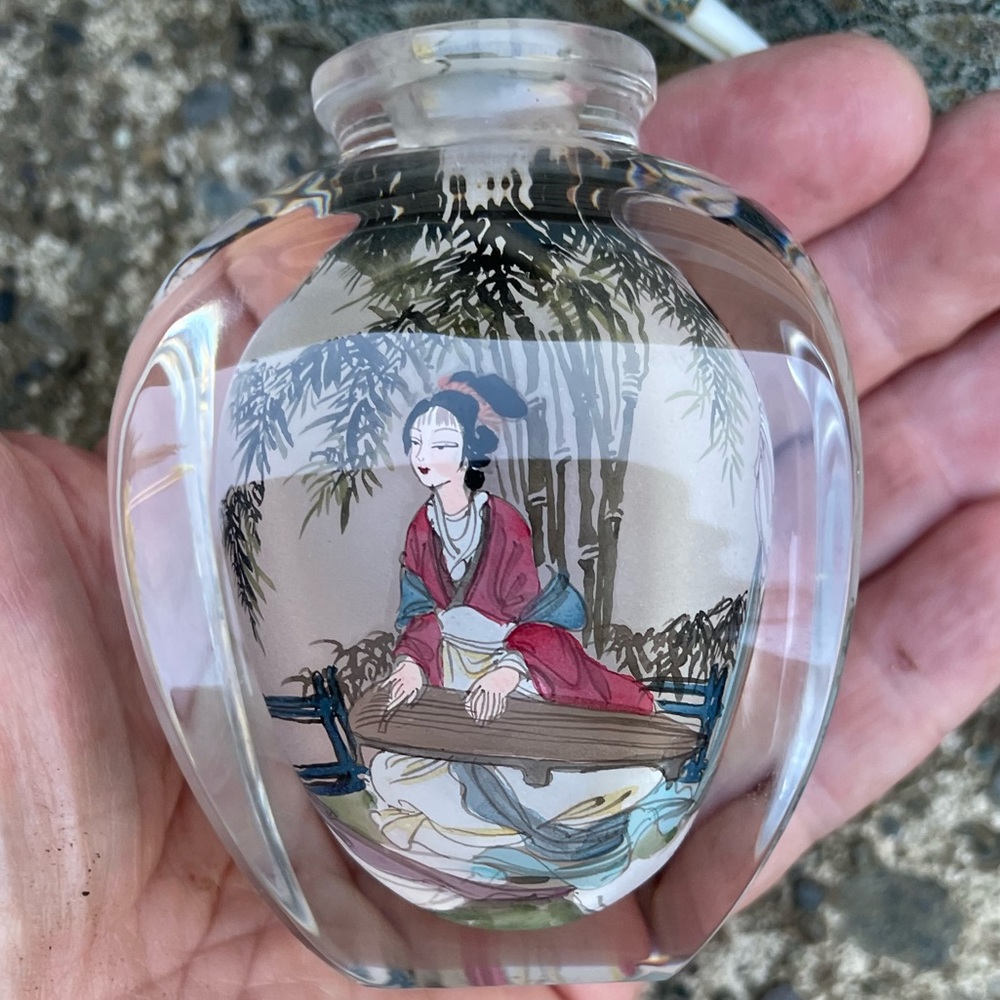 Vintage Snuff Bottle Reverse Painted Crystal With Four Sides,4 Geishas